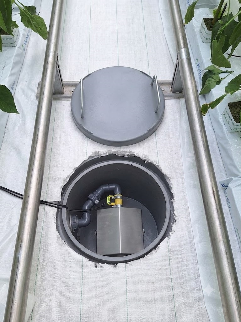 Drainmeter voor een complete teeltgoot (DLXt-gutter-drain) - Opgeschoond plaatje drain complete goot - DLXt-gutter-drain-ewinb