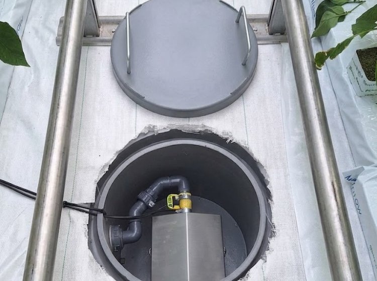 Drainmeter voor een complete teeltgoot (DLXt-gutter-drain) - Opgeschoond plaatje drain complete goot - DLXt-gutter-drain-ewinb